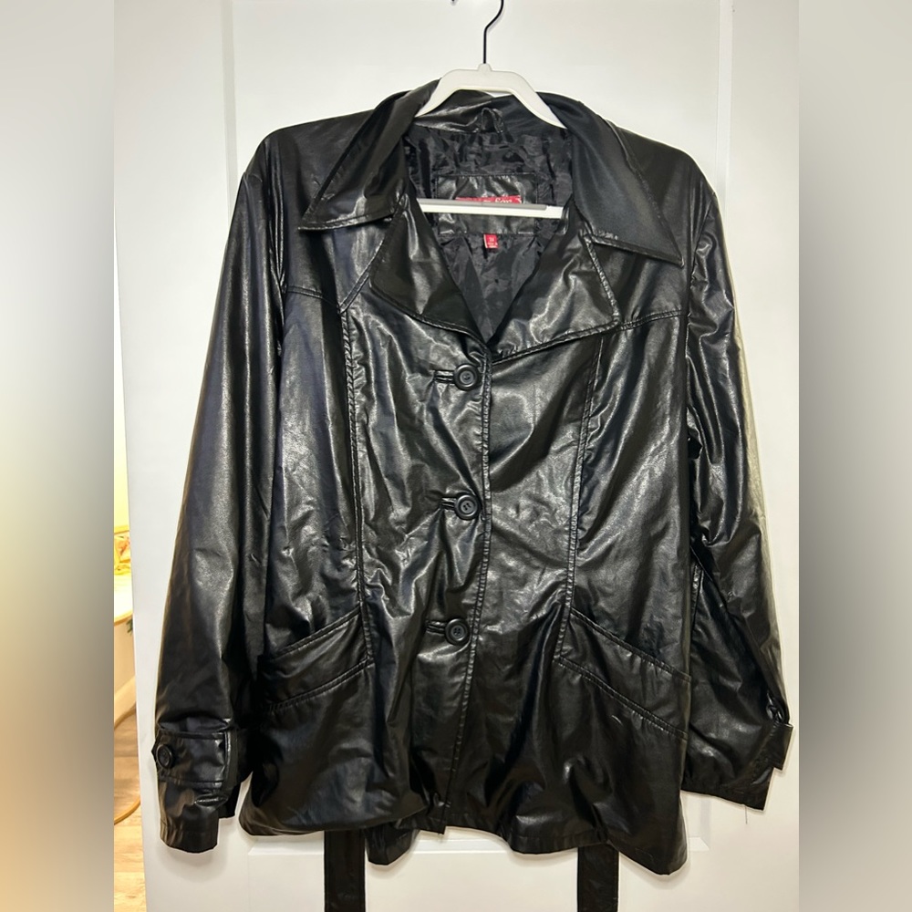 Faux leather jacket - Picture 3 of 3